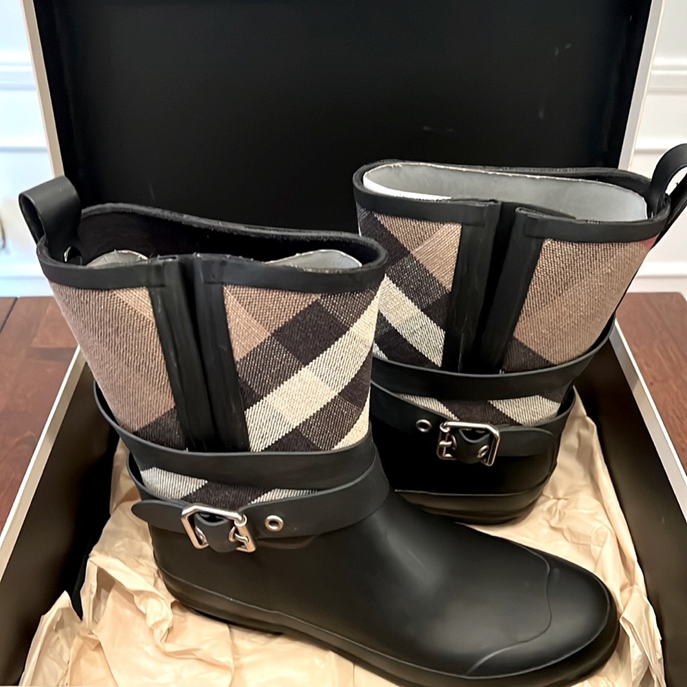 Burberry Holloway Mid Buckle Canvas Check Rainboot